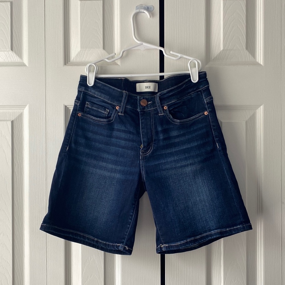 Buckle dark wash denim shorts